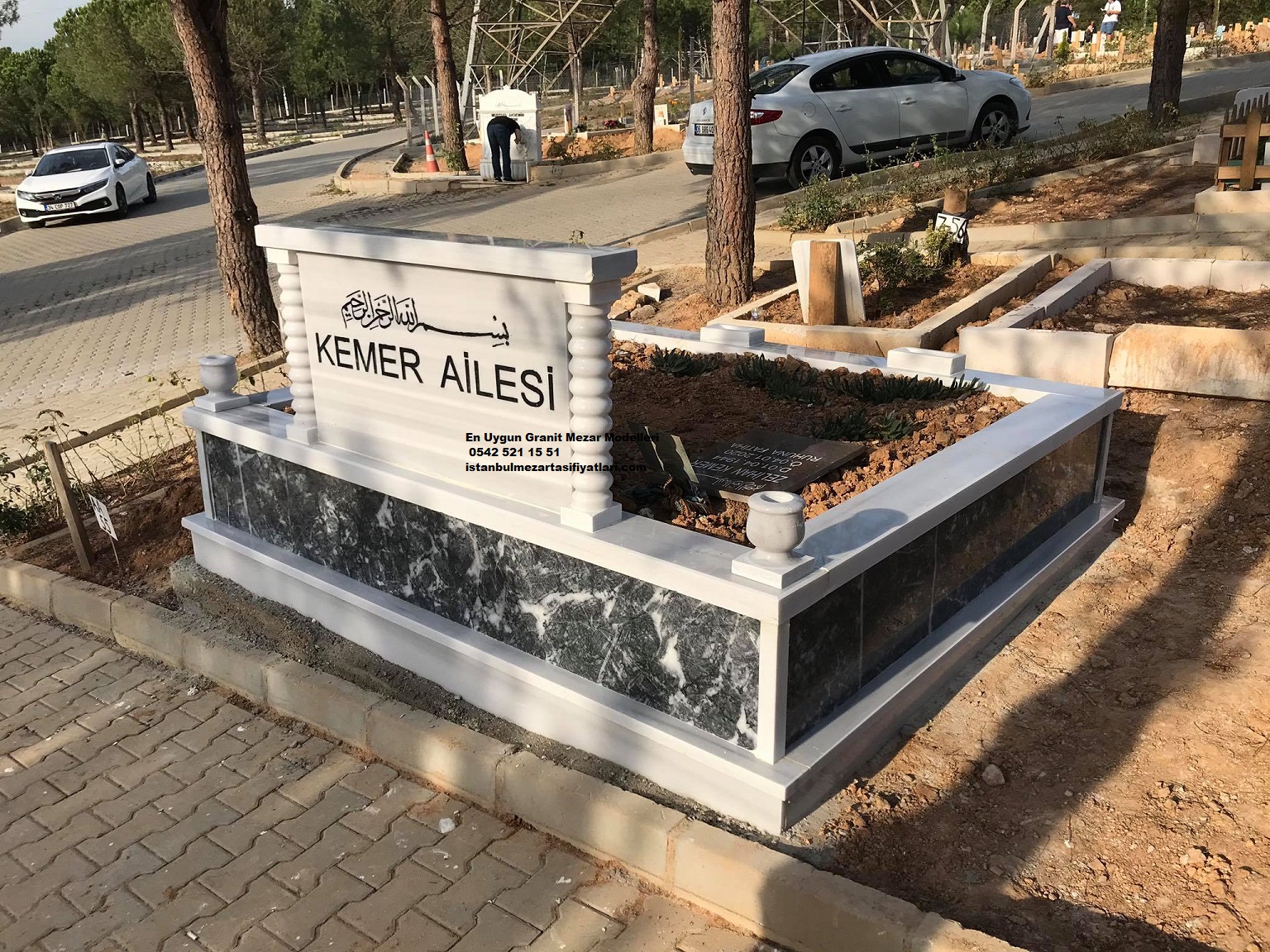 İki Kişilik Gövde Uludağ Siyah Baş Taşı Sütunlu Mezar - Görsel 4